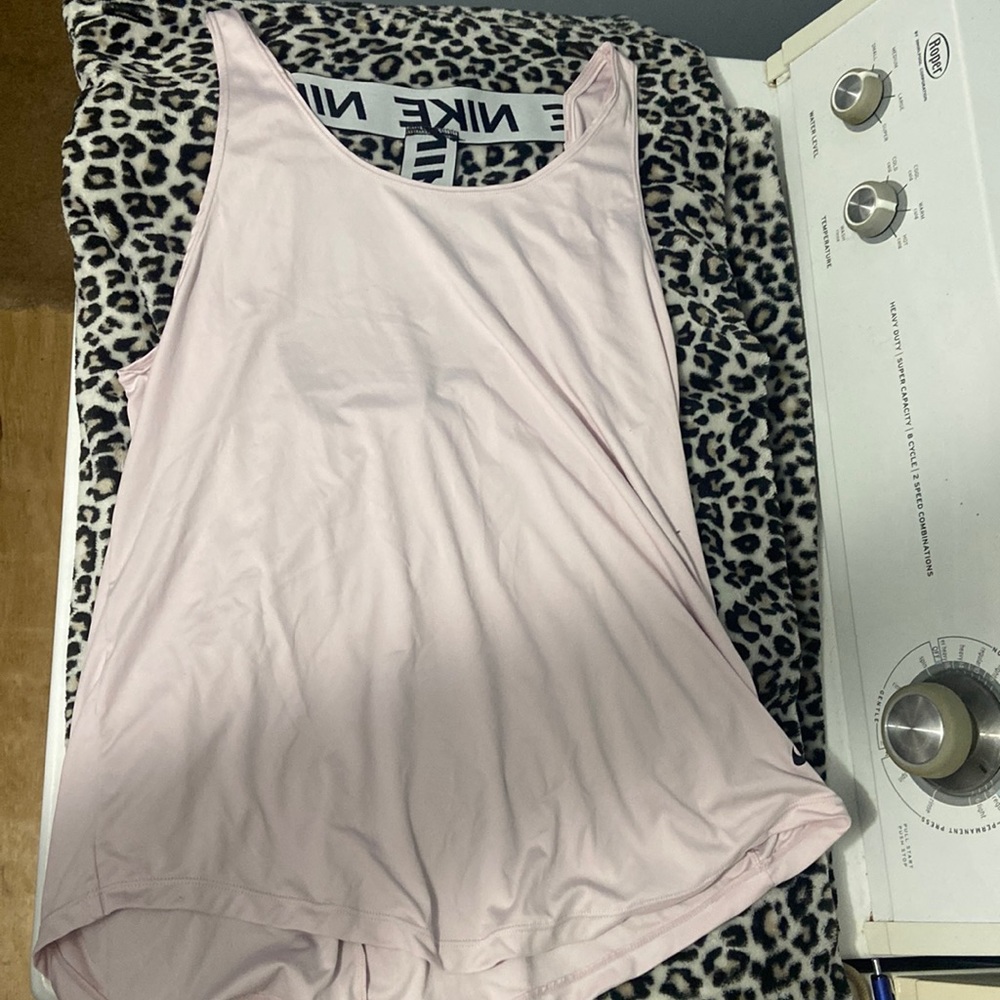 size large nike tank